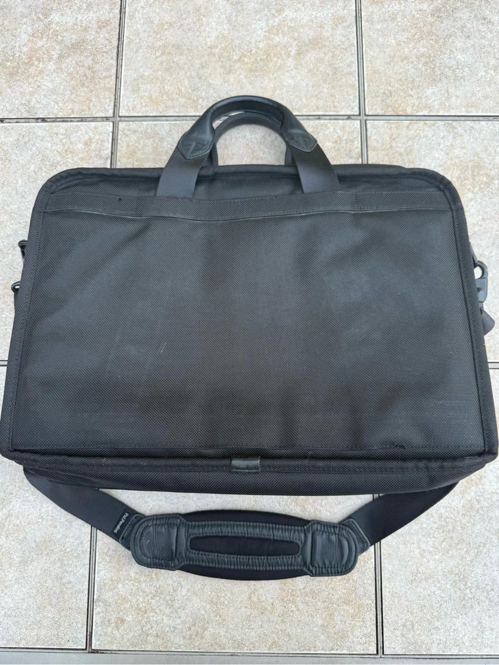 Tumi Alpha Nylon Men’s Briefcase Laptop Bag in Black